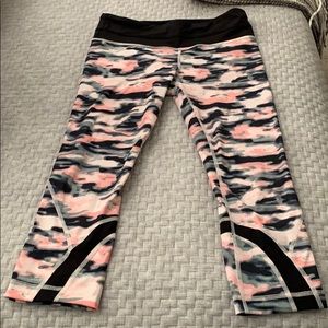 Size 4 Lululemon Capri camo leggings